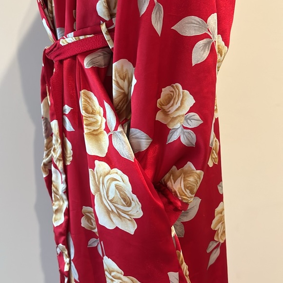 Vintage Victoria’s Secret shoulder pad, satin floral red robe size xs/s - Picture 5 of 10